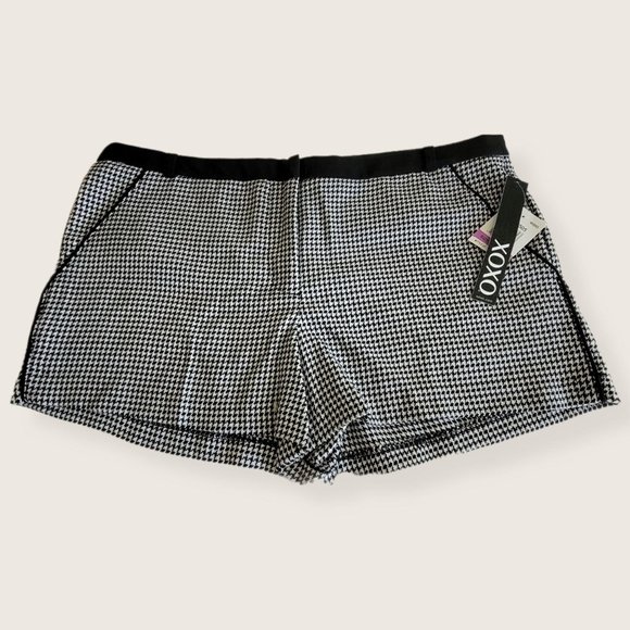 XOXO Black and White Shorts Flat Front Herringbone Juniors 11-12 NWT LH8002 - Picture 1 of 6